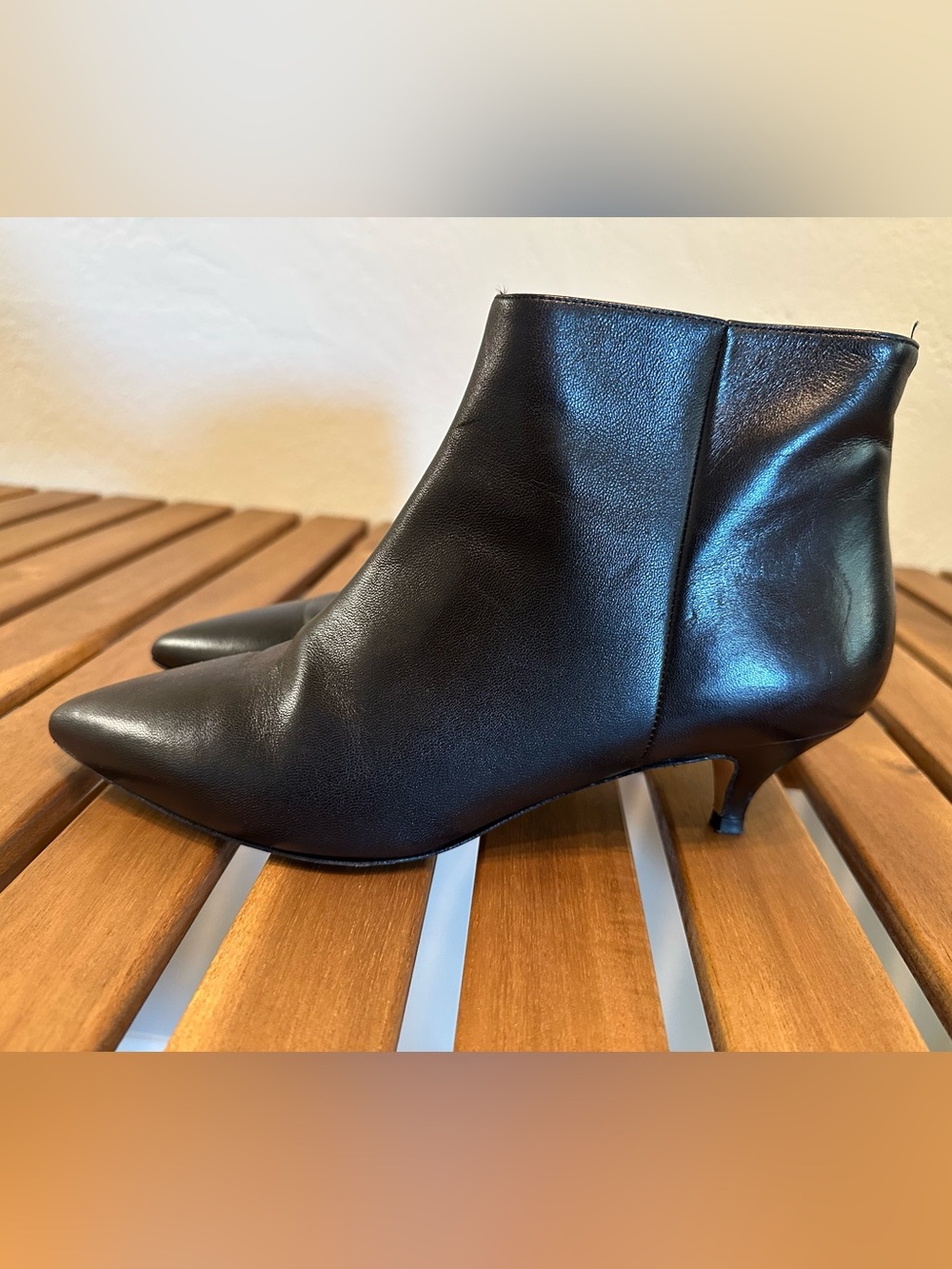 Kate Spade Pointed Toe Ankle Boots Leather Side Zip Low Heel Size: 8.5